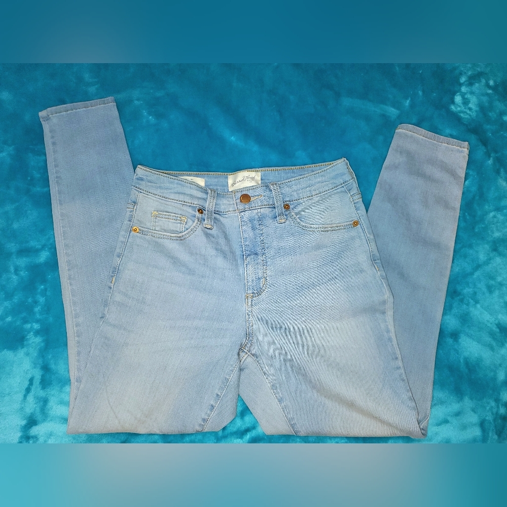 NWOT Universal Thread High Rise Skinny Jeans Size 4/27S